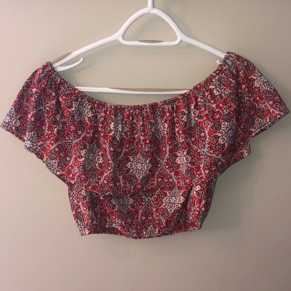 Off the Shoulder Hollister Crop - Picture 2 of 2
